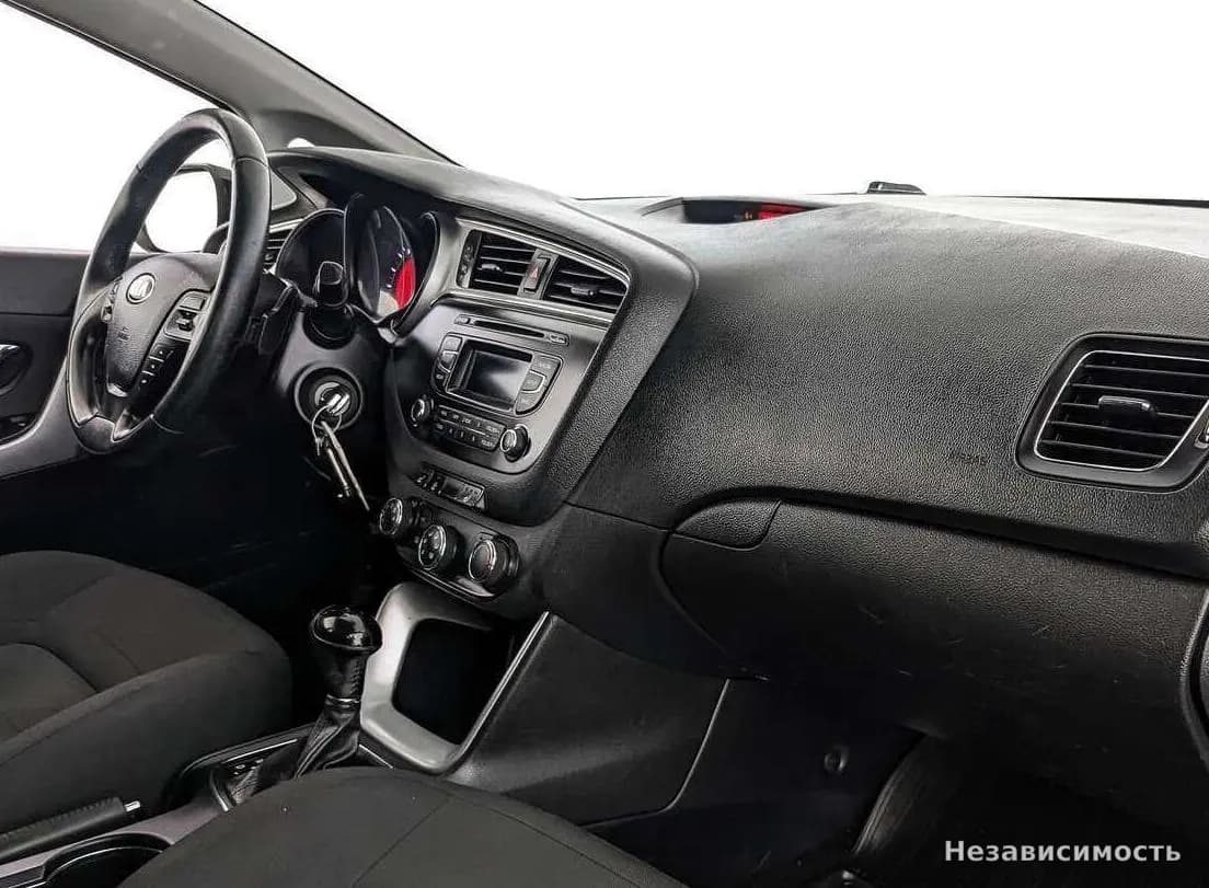 KIA Ceed 2017 с пробегом — фото 9