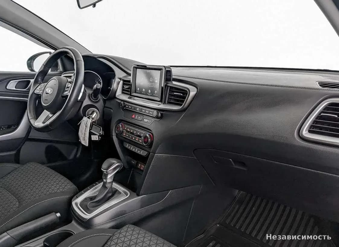 KIA Ceed 2018 с пробегом — фото 9