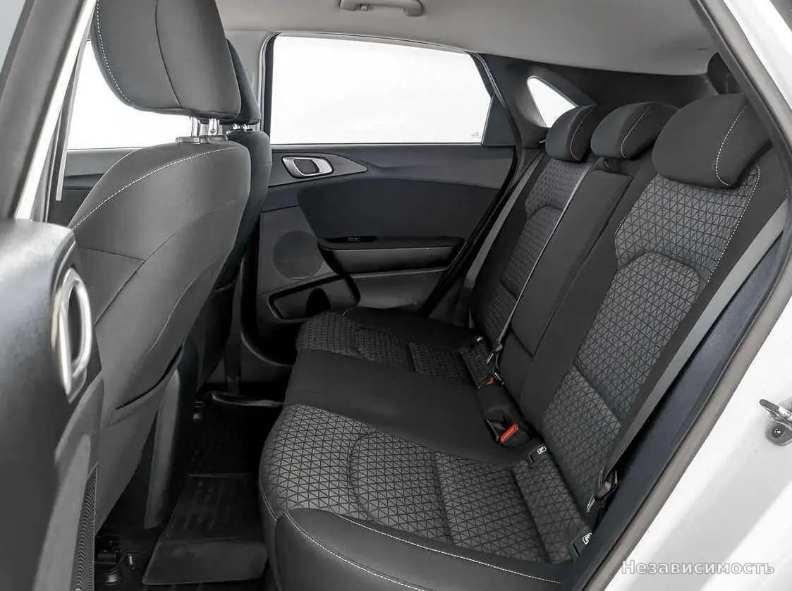 KIA Ceed 2018 с пробегом — фото 10