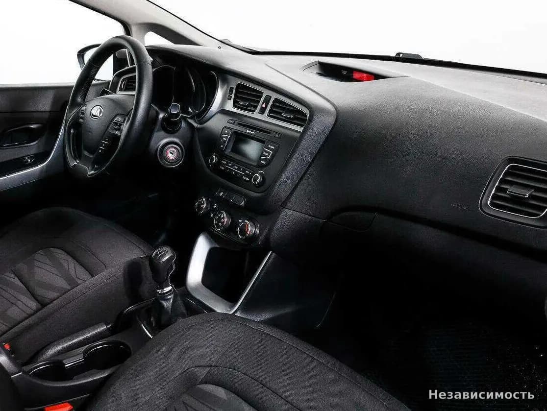 KIA Ceed 2013 с пробегом — фото 10