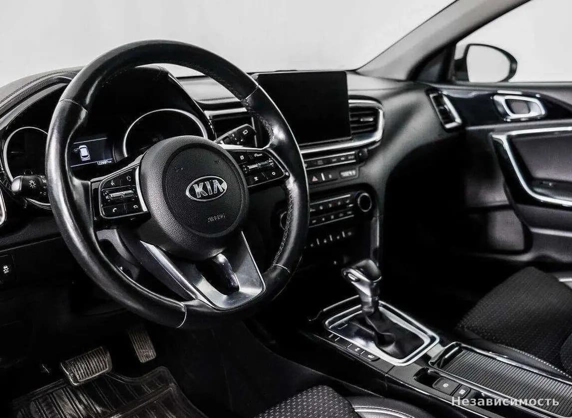 KIA Ceed 2018 с пробегом — фото 9