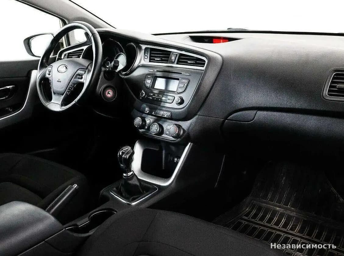 KIA Ceed 2015 с пробегом — фото 9