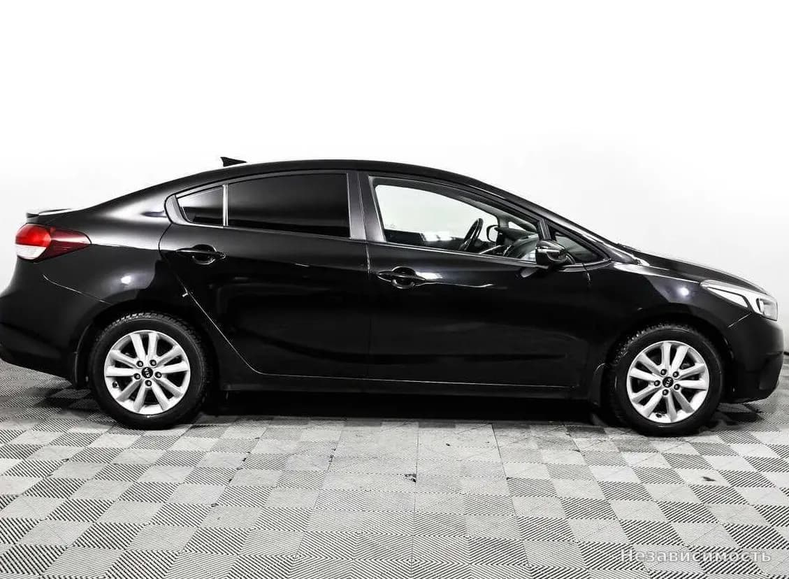 KIA Cerato 2017 с пробегом — фото 4