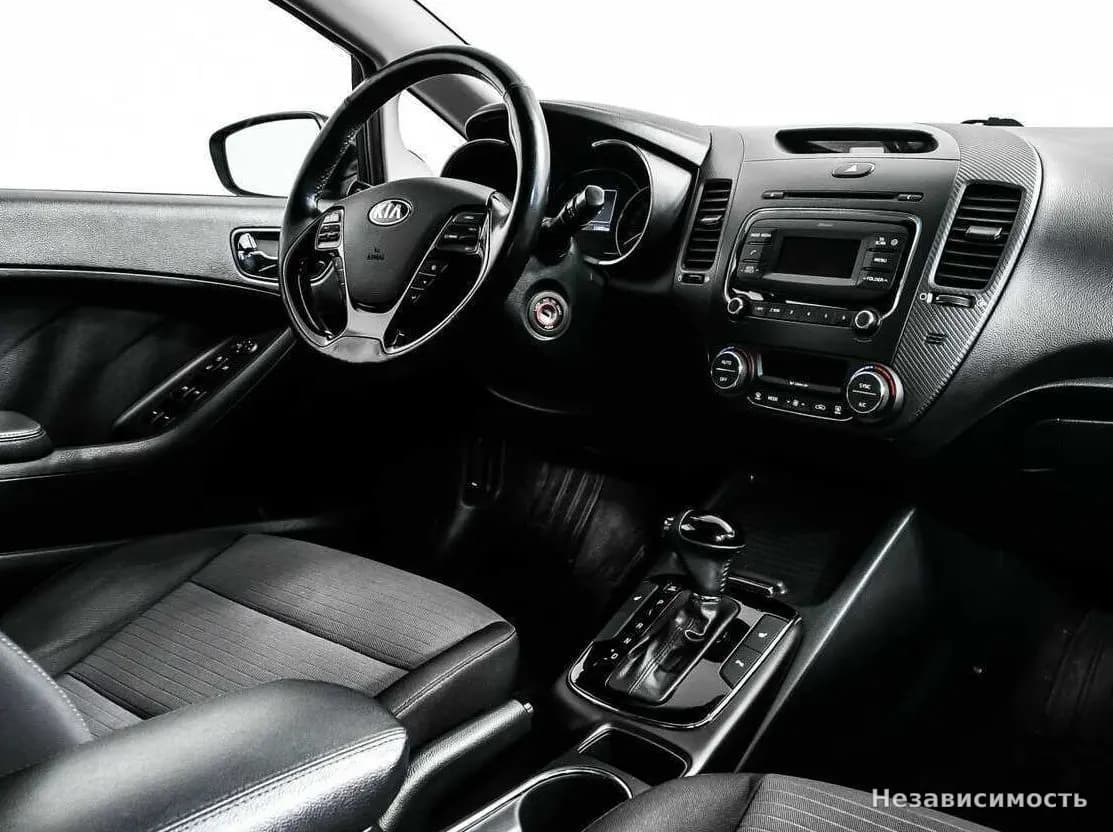 KIA Cerato 2017 с пробегом — фото 9