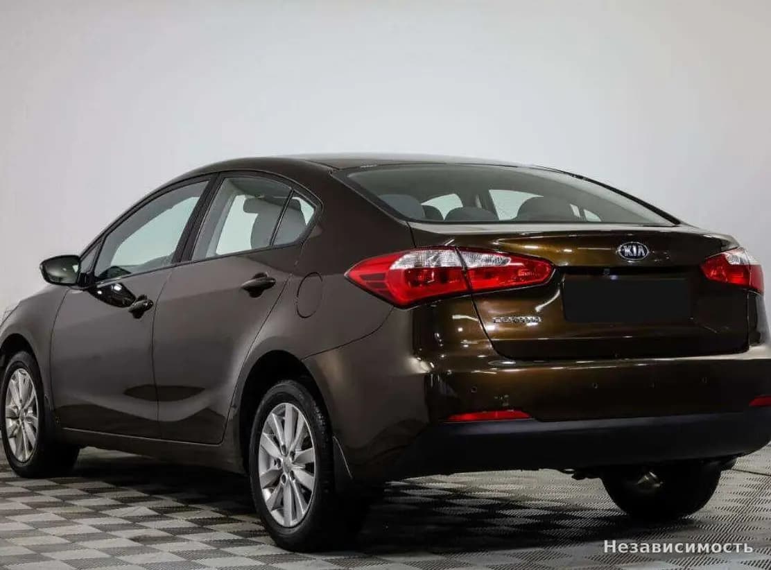 KIA Cerato 2015 с пробегом — фото 6