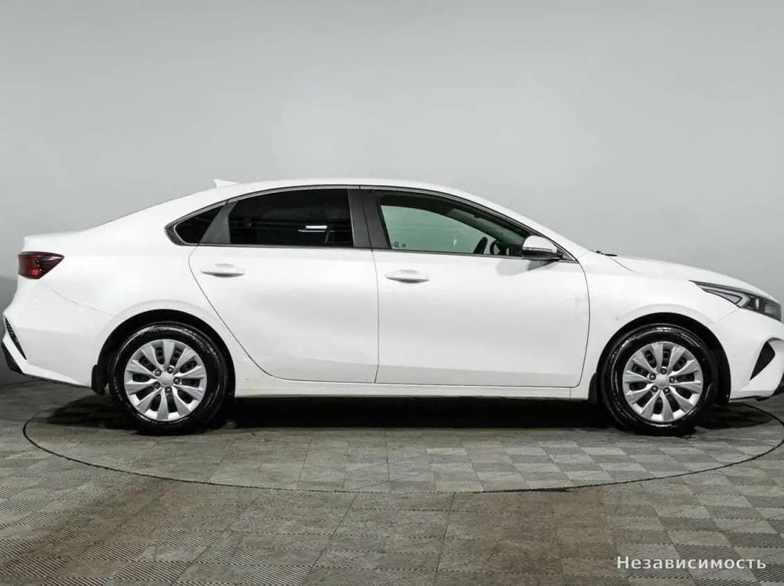 KIA Cerato 2022 с пробегом — фото 4