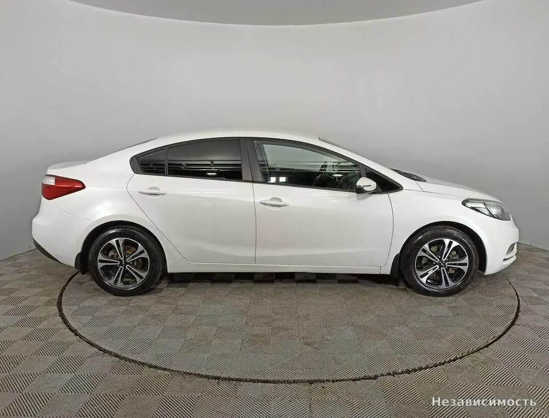 KIA Cerato 2016 с пробегом — фото 4