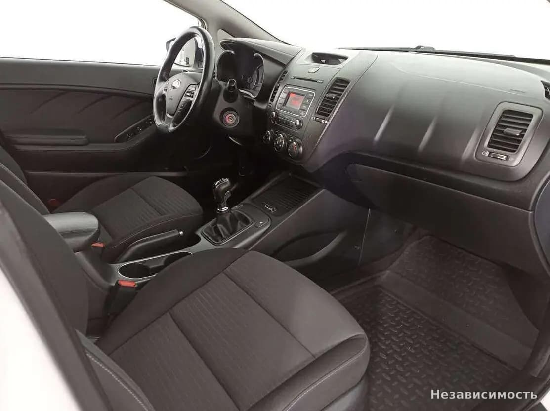 KIA Cerato 2016 с пробегом — фото 9