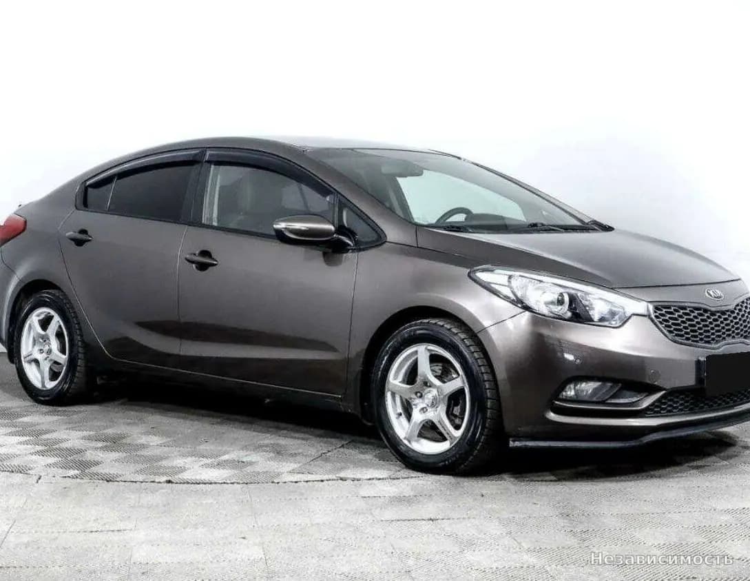 KIA Cerato 2015 с пробегом — фото 3