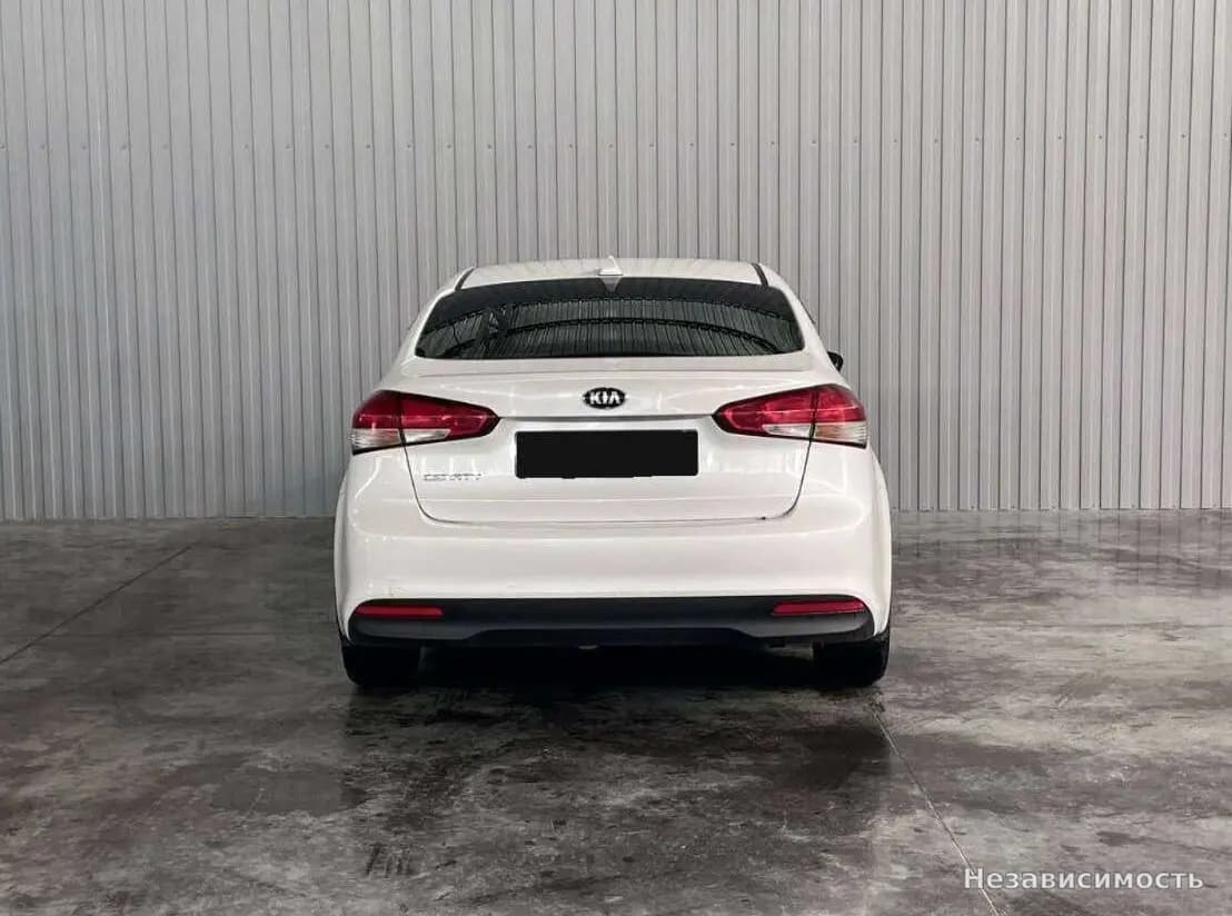 KIA Cerato 2017 с пробегом — фото 6