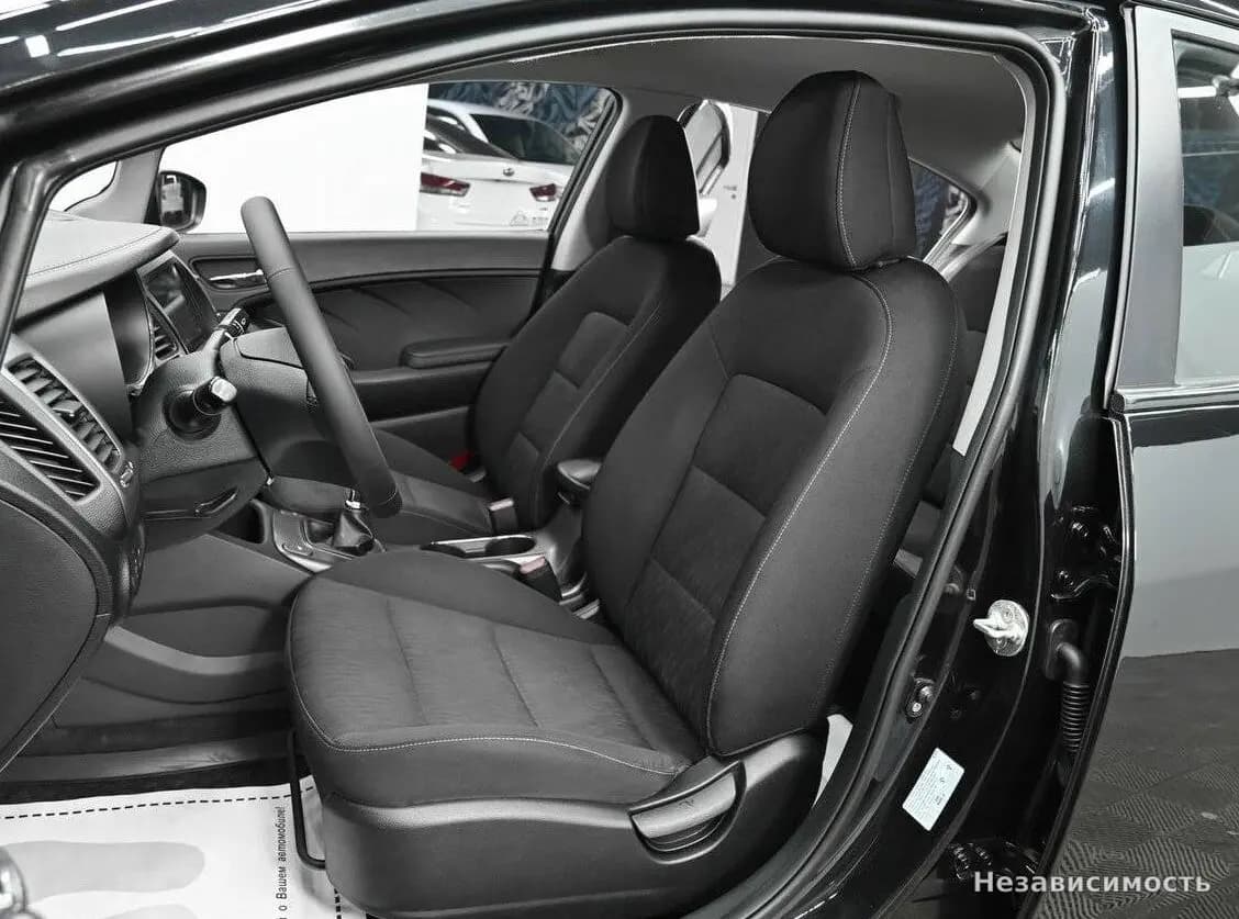 KIA Cerato 2015 с пробегом — фото 6