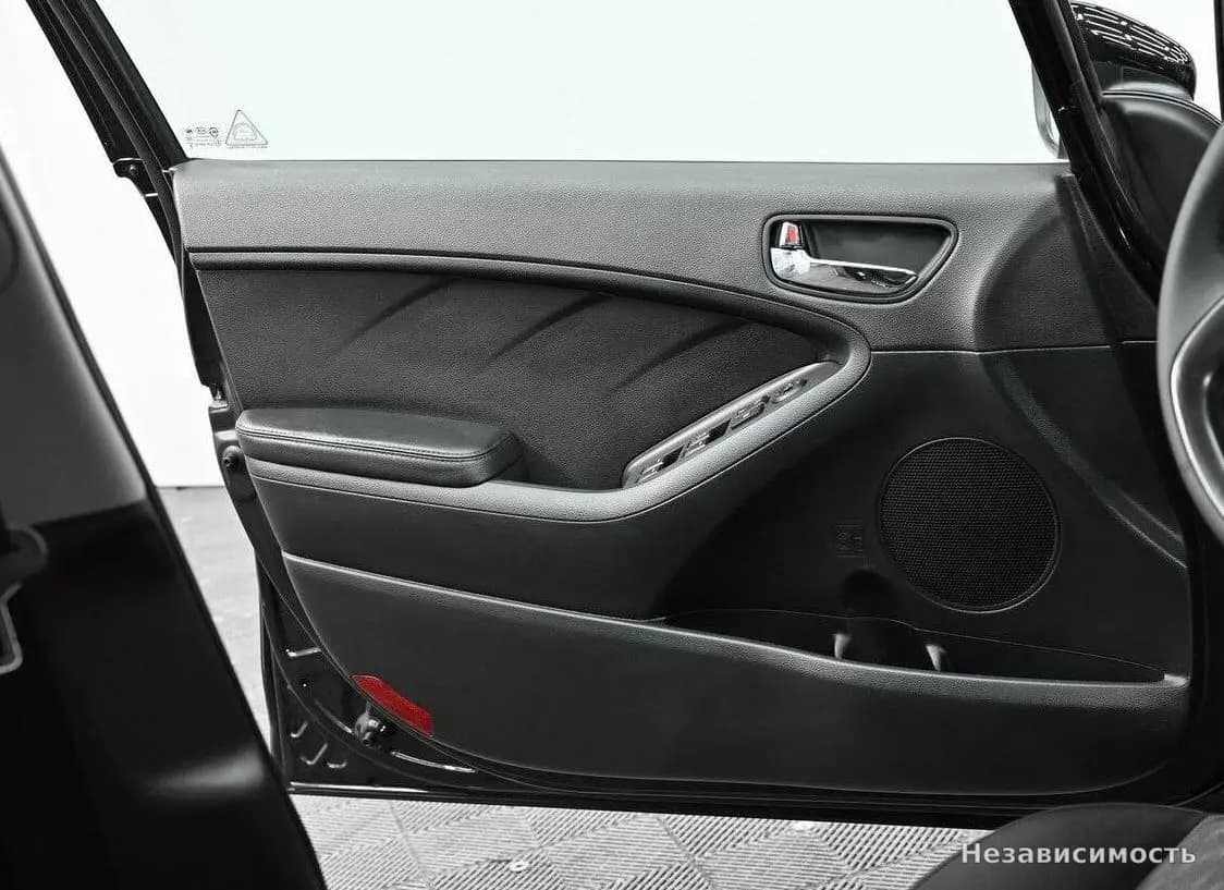 KIA Cerato 2015 с пробегом — фото 7
