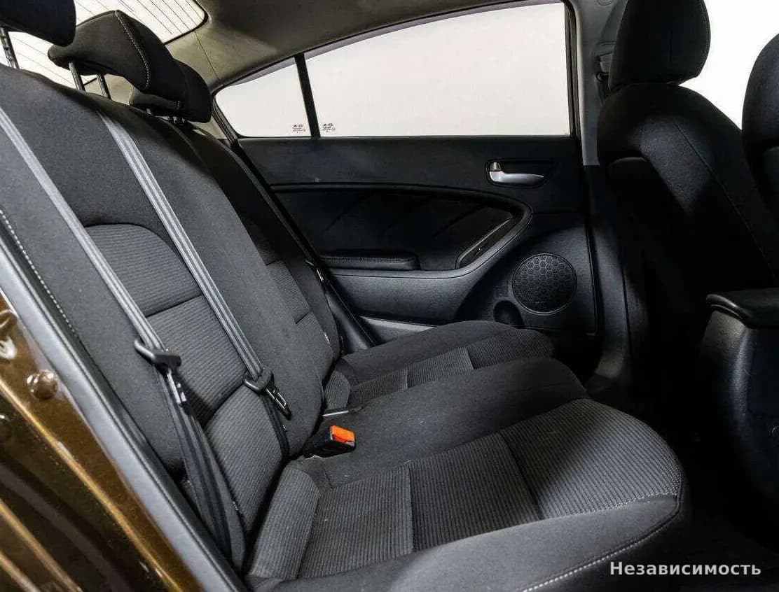 KIA Cerato 2018 с пробегом — фото 9