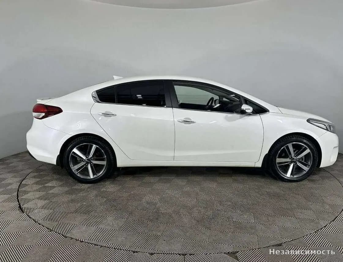 KIA Cerato 2018 с пробегом — фото 4