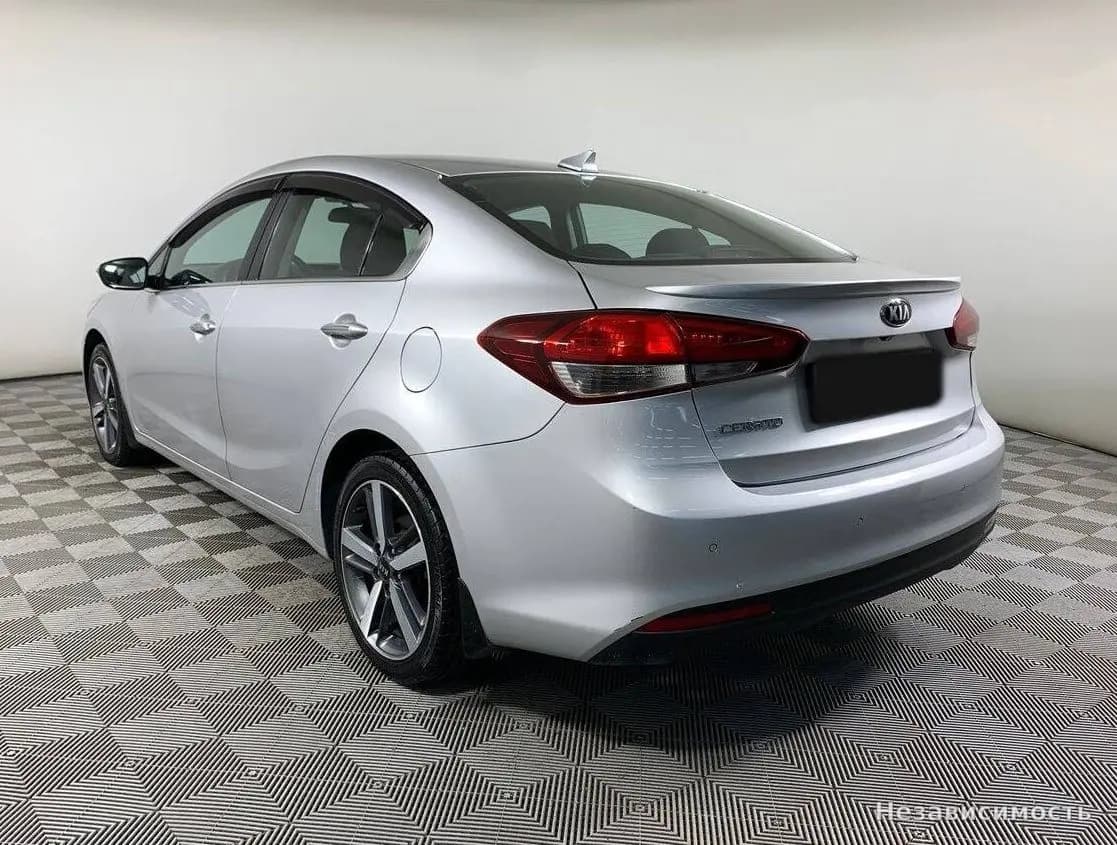 KIA Cerato 2017 с пробегом — фото 7