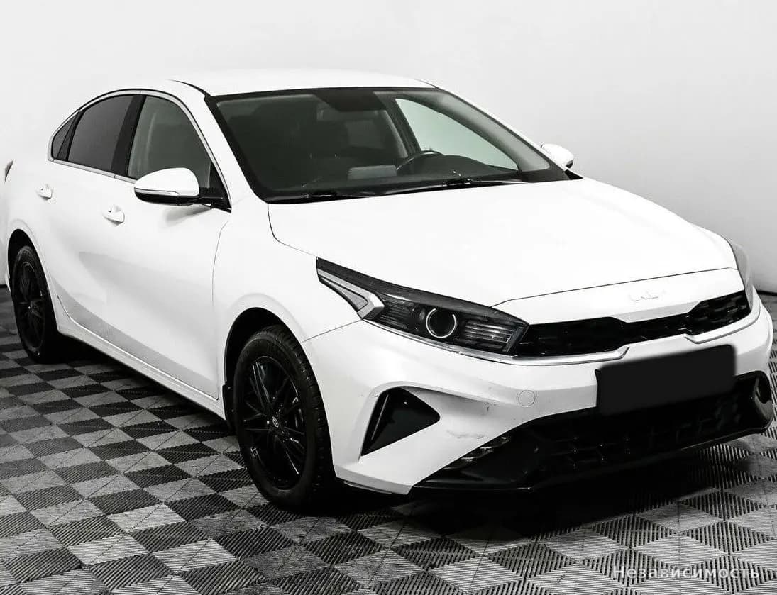 KIA Cerato 2022 с пробегом — фото 3