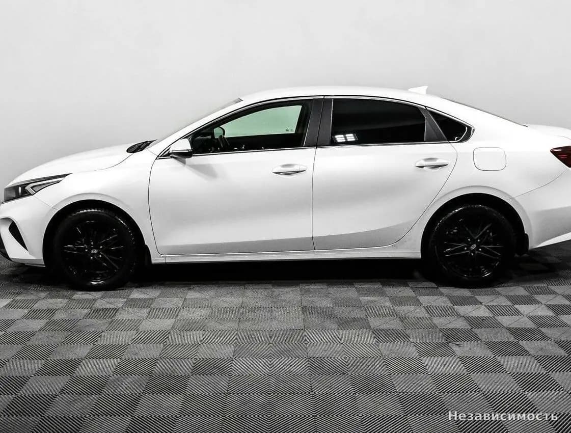 KIA Cerato 2022 с пробегом — фото 8