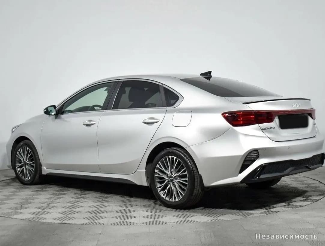 KIA Cerato 2022 с пробегом — фото 6