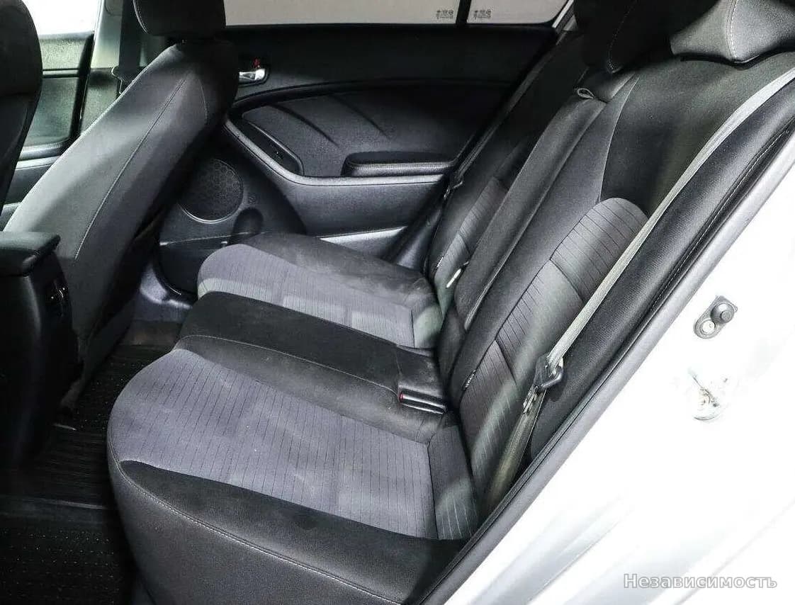 KIA Cerato 2017 с пробегом — фото 7