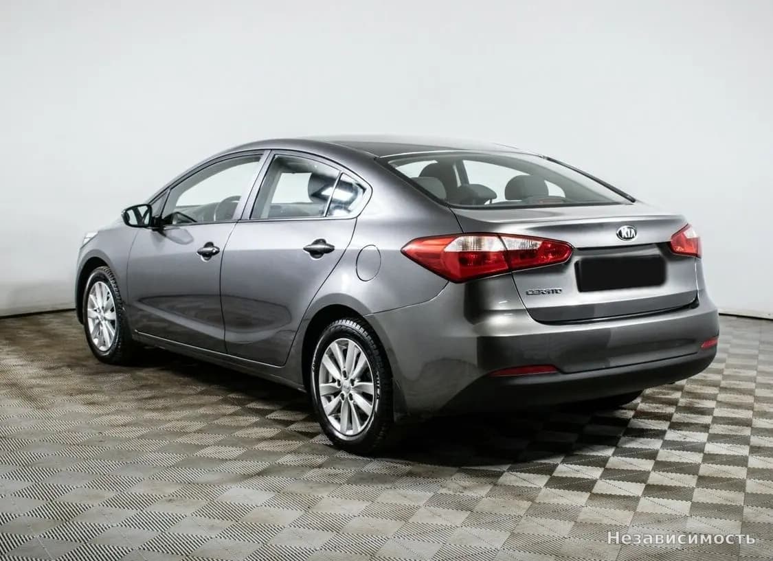 KIA Cerato 2015 с пробегом — фото 6