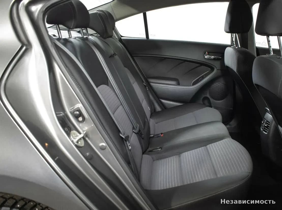 KIA Cerato 2015 с пробегом — фото 10