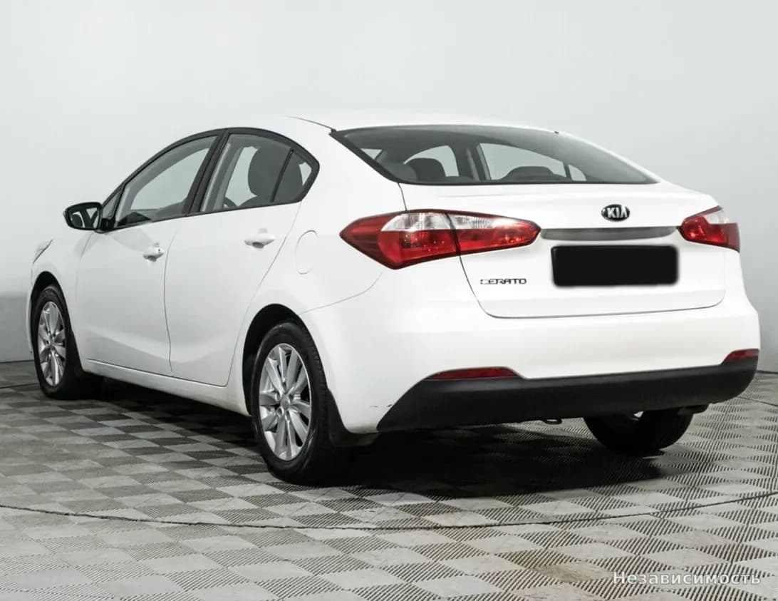 KIA Cerato 2015 с пробегом — фото 7