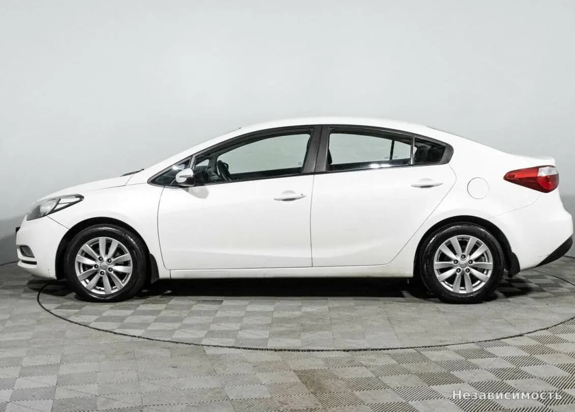 KIA Cerato 2015 с пробегом — фото 8