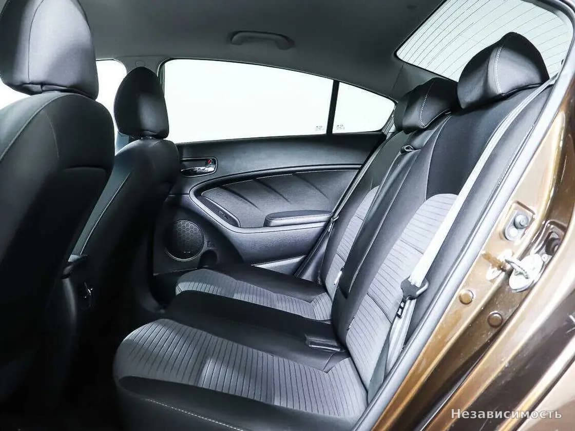 KIA Cerato 2017 с пробегом — фото 10