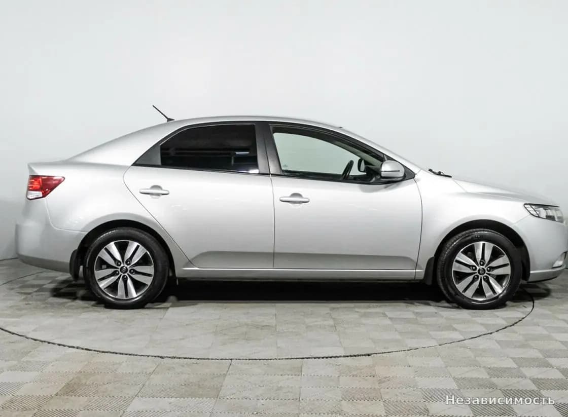 KIA Cerato 2012 с пробегом — фото 4