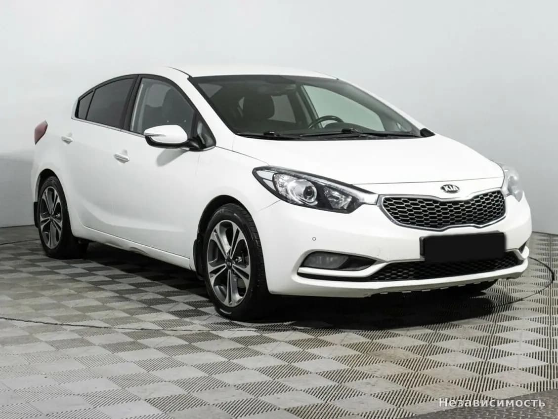 KIA Cerato 2015 с пробегом — фото 3