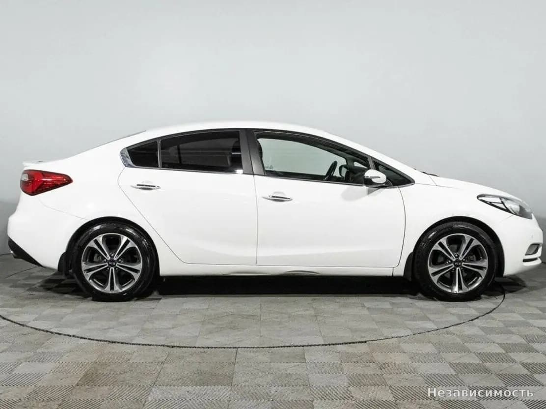 KIA Cerato 2015 с пробегом — фото 4
