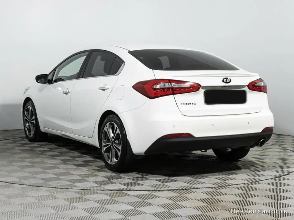 KIA Cerato 2015 с пробегом — фото 7