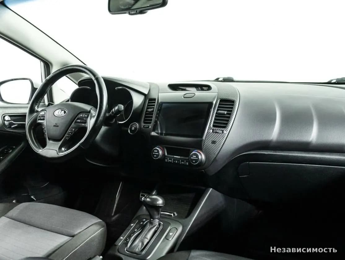 KIA Cerato 2015 с пробегом — фото 9