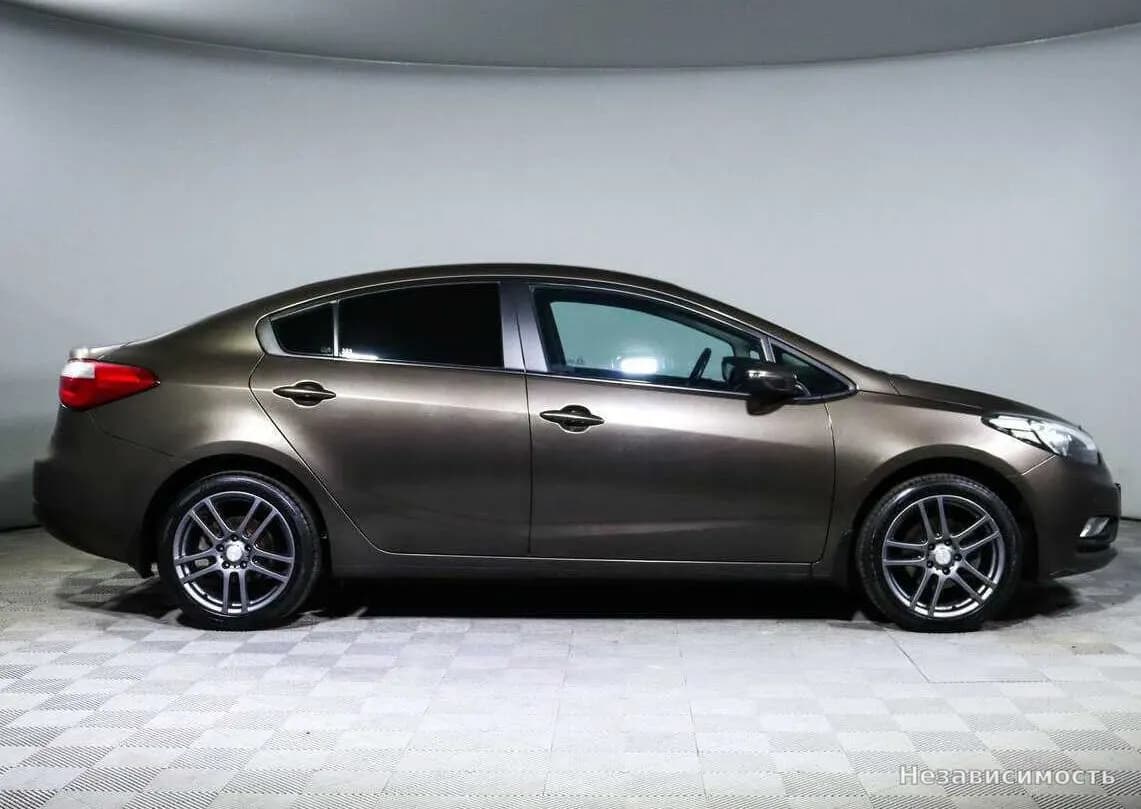 KIA Cerato 2015 с пробегом — фото 4