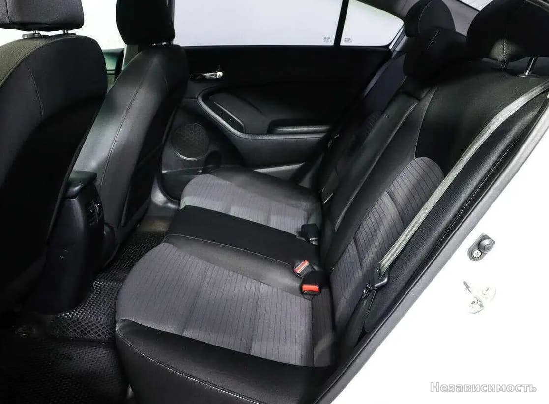 KIA Cerato 2018 с пробегом — фото 10