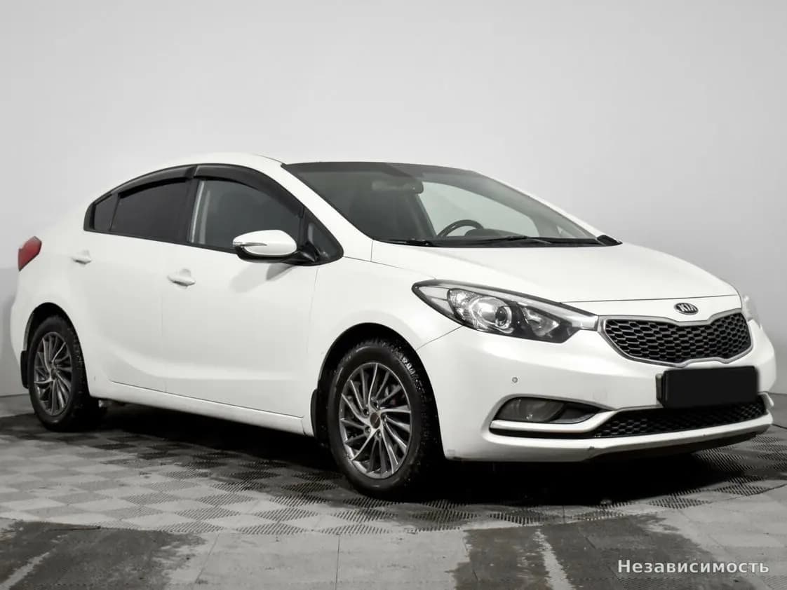 KIA Cerato 2015 с пробегом — фото 3