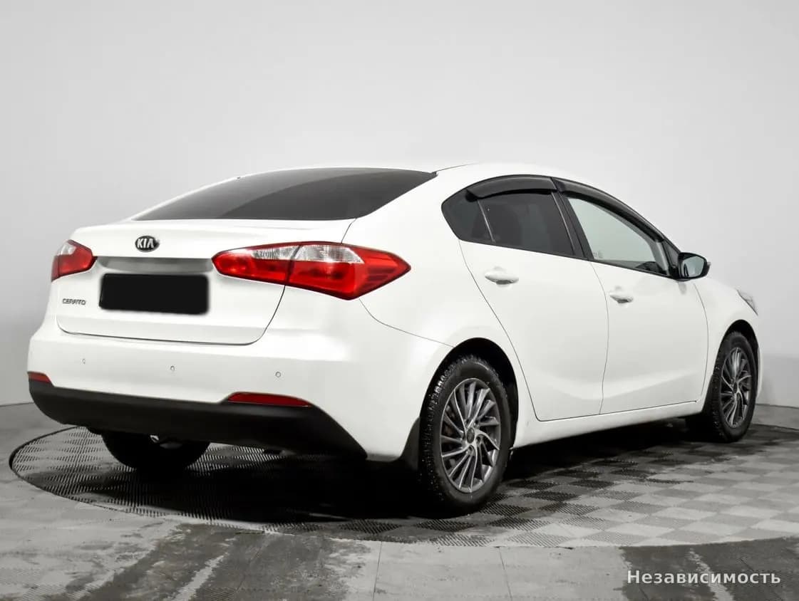 KIA Cerato 2015 с пробегом — фото 4