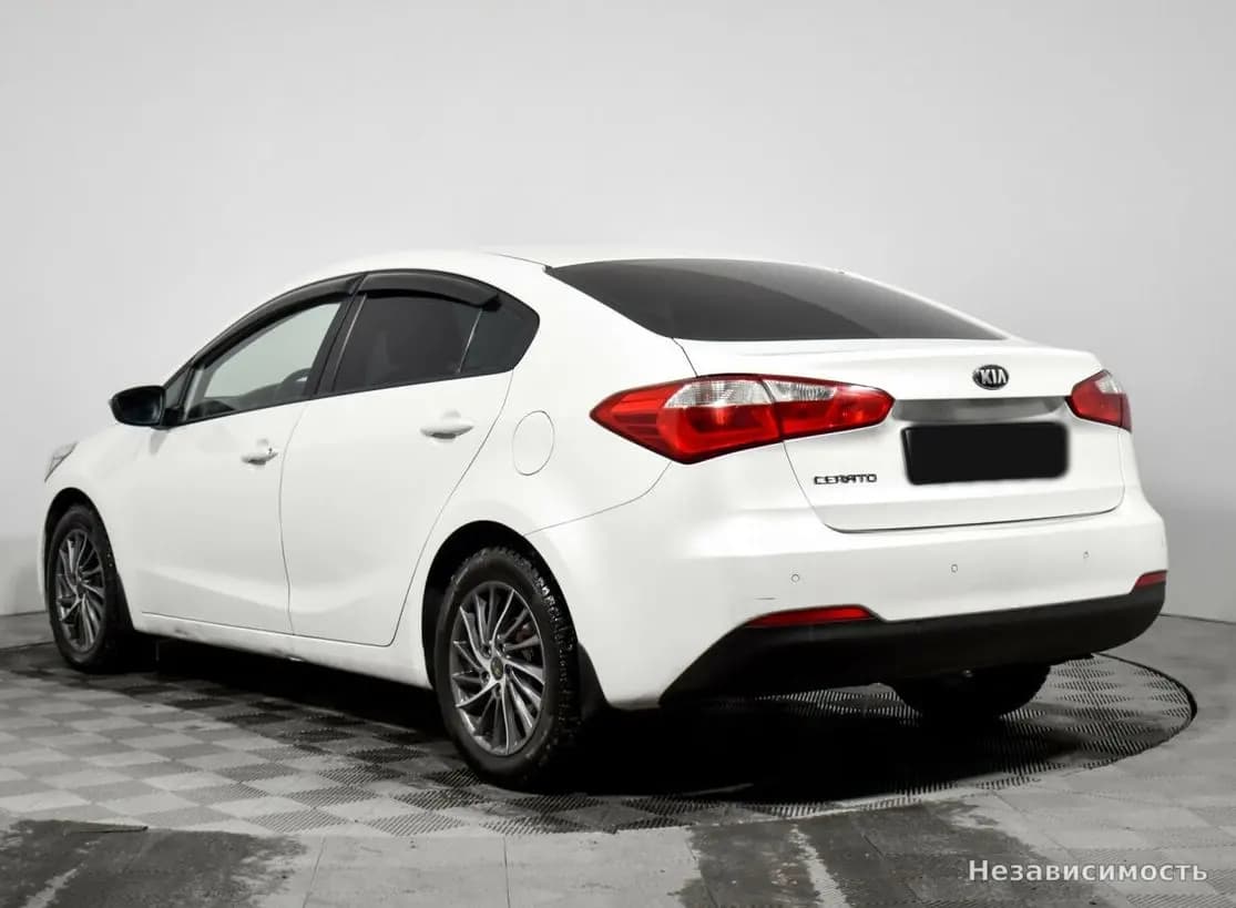 KIA Cerato 2015 с пробегом — фото 6