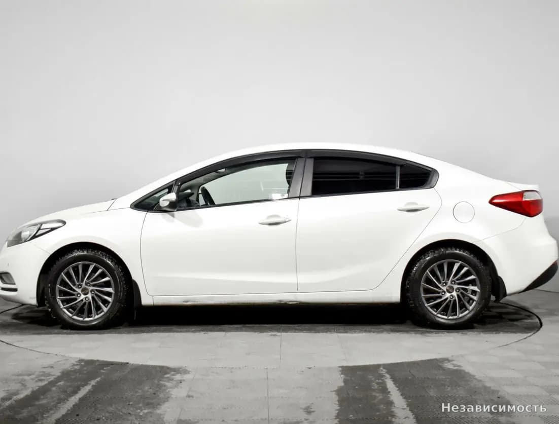 KIA Cerato 2015 с пробегом — фото 7