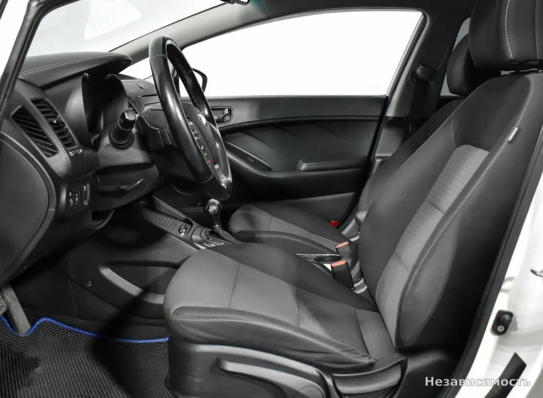 KIA Cerato 2015 с пробегом — фото 9