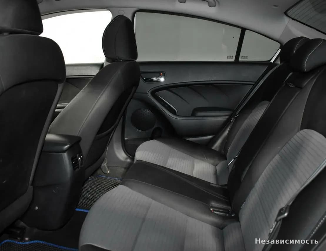 KIA Cerato 2015 с пробегом — фото 10