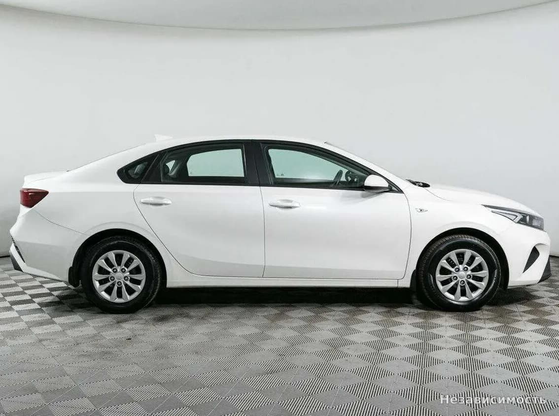 KIA Cerato 2021 с пробегом — фото 4