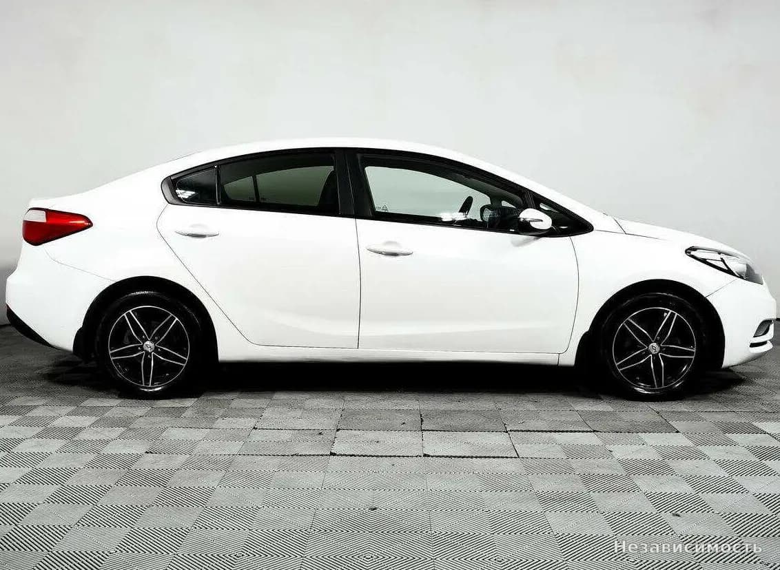 KIA Cerato 2016 с пробегом — фото 4
