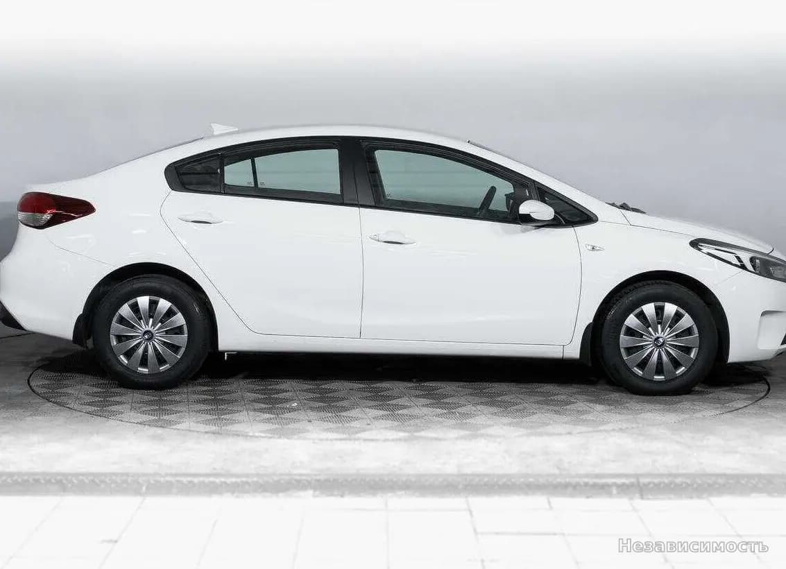 KIA Cerato 2019 с пробегом — фото 4