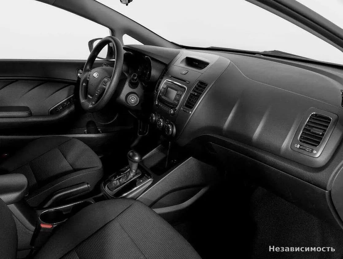 KIA Cerato 2019 с пробегом — фото 9