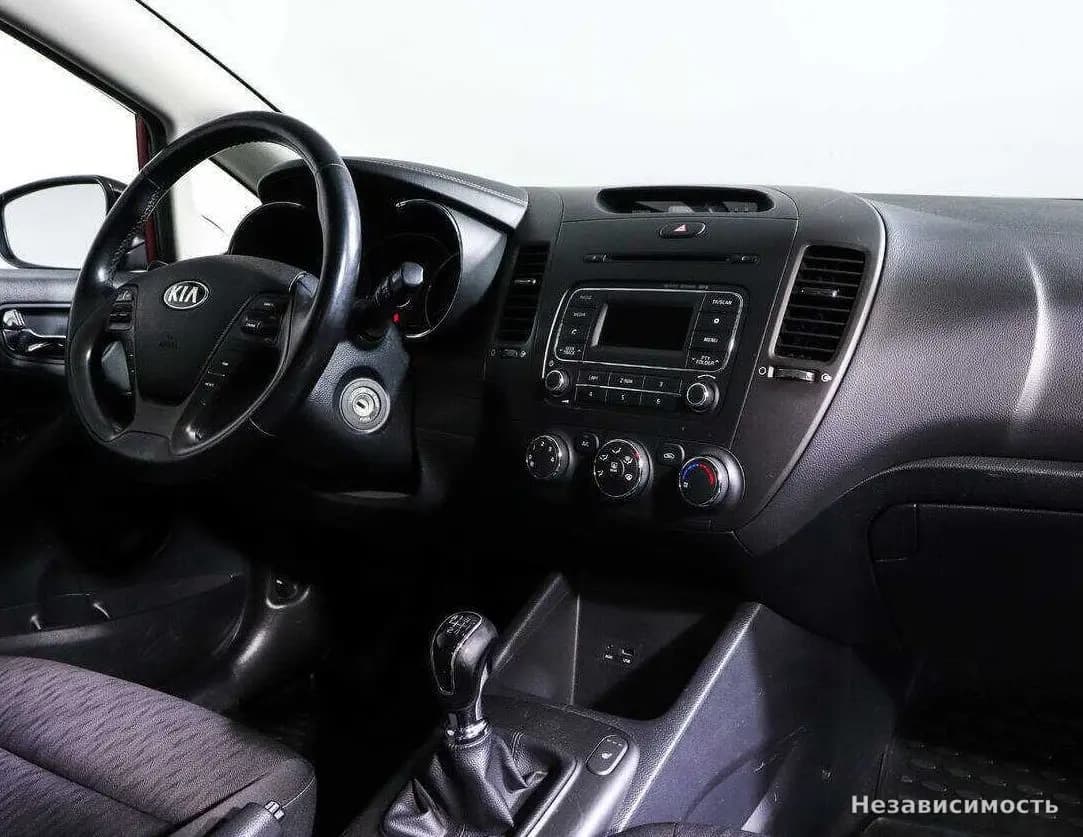 KIA Cerato 2014 с пробегом — фото 9
