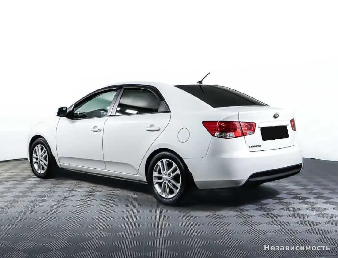 KIA Cerato 2012 с пробегом — фото 7