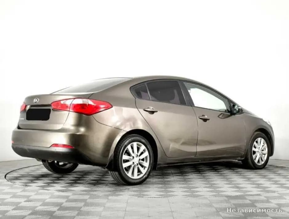 KIA Cerato 2015 с пробегом — фото 5