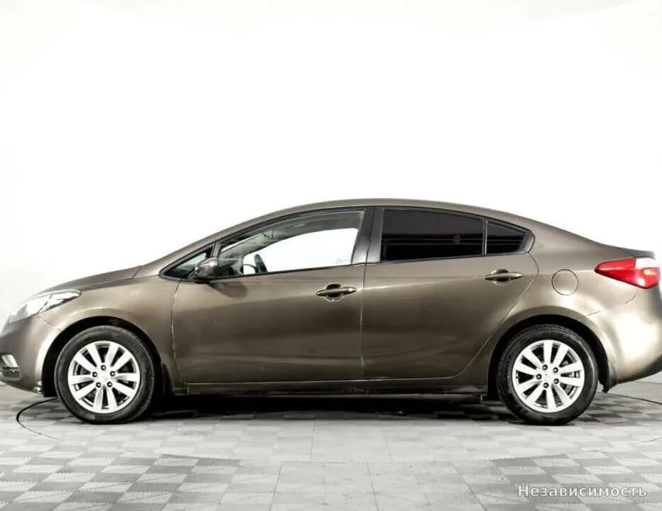 KIA Cerato 2015 с пробегом — фото 8