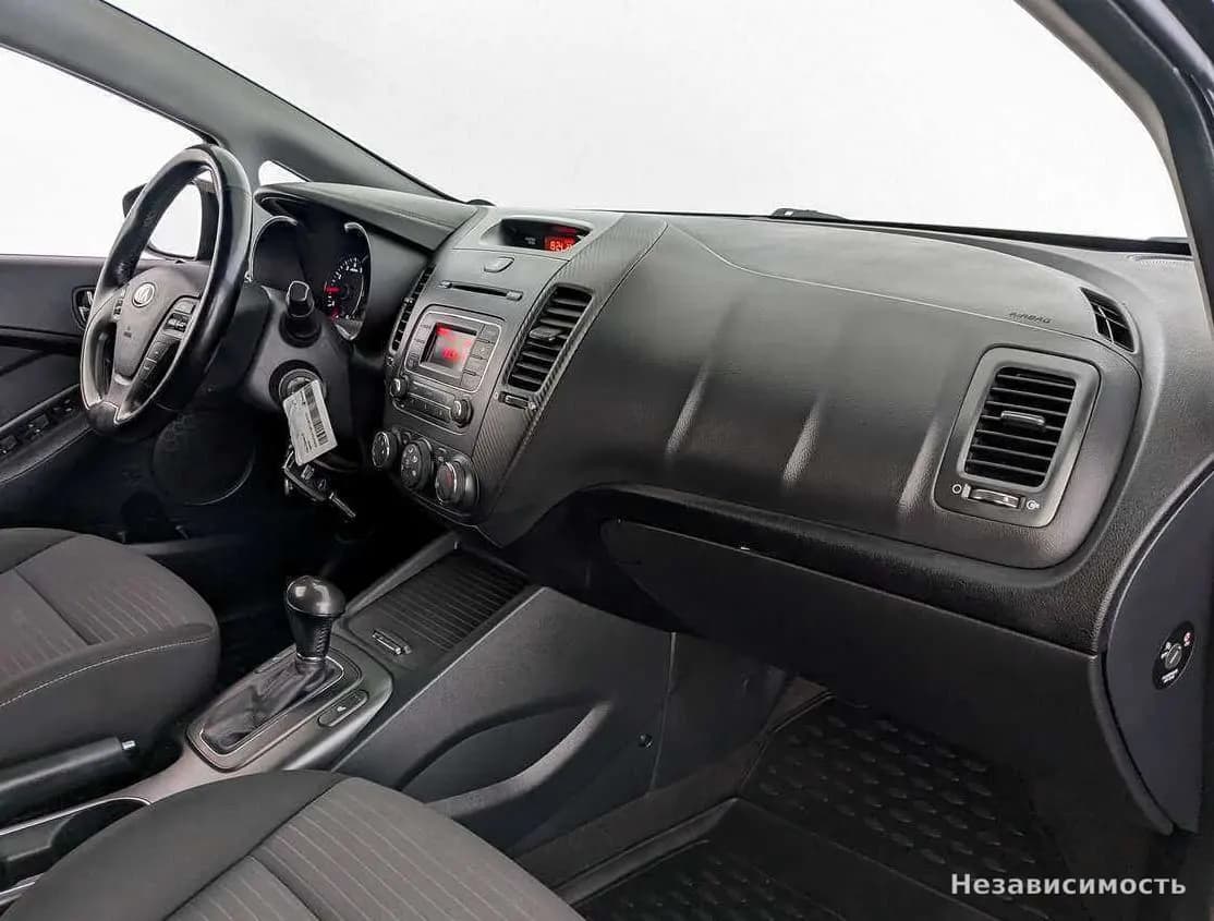 KIA Cerato 2015 с пробегом — фото 9
